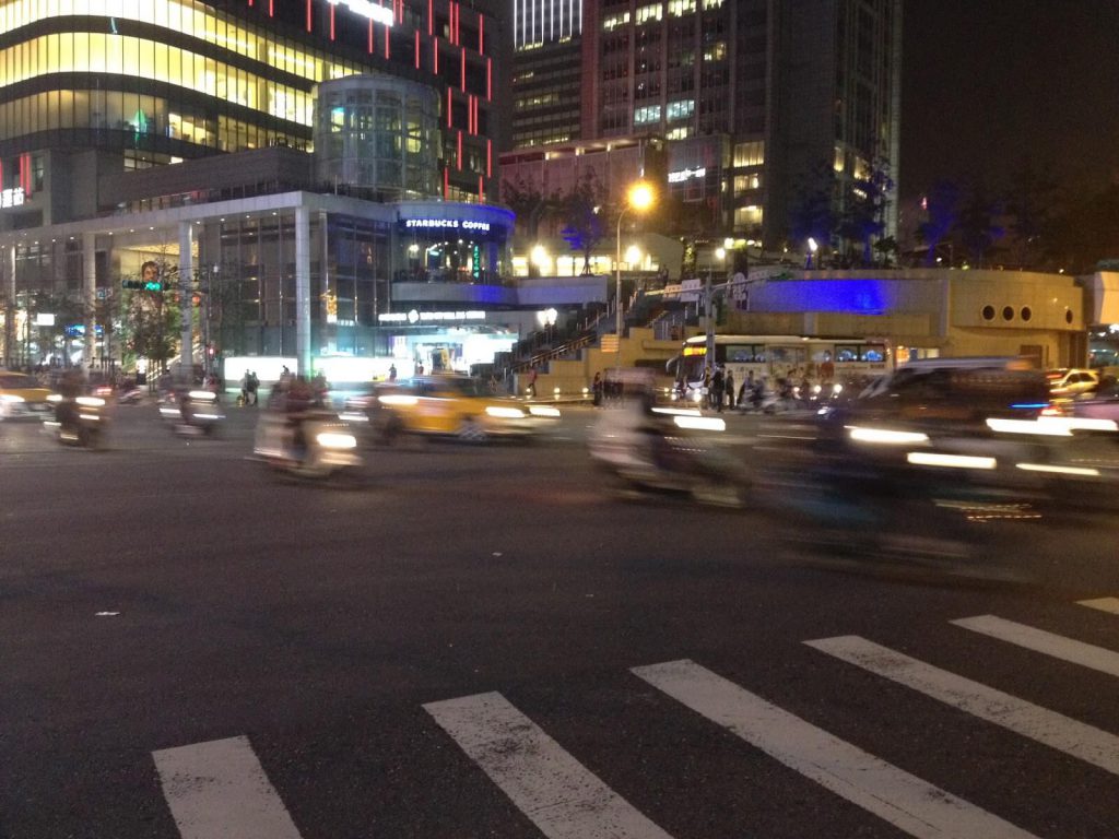 現代化的都市聲景：台北市，紐約市，成田市